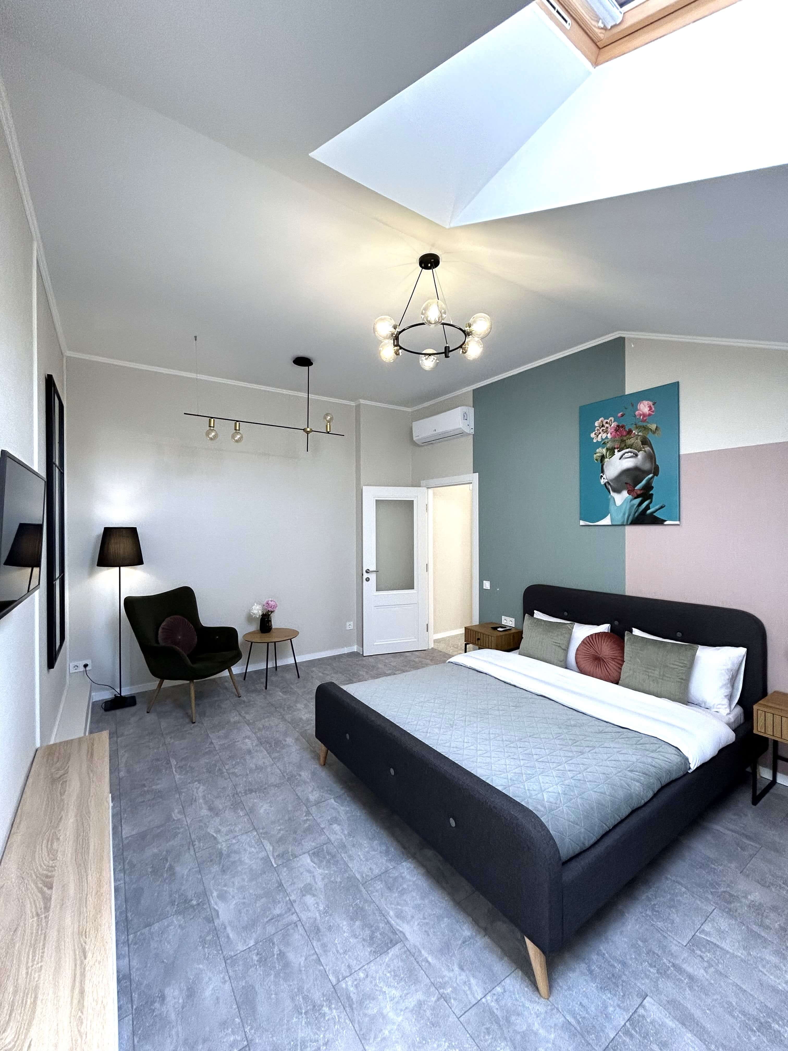 Вул. Мирослава Скорика, 24/16