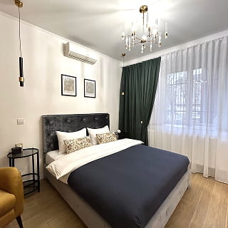 Площа Різні, 6